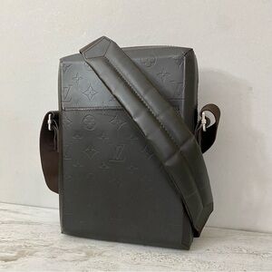 LOUIS VUITTON Monogram Bobby Leather Shoulder Bag 💼 matte Brown